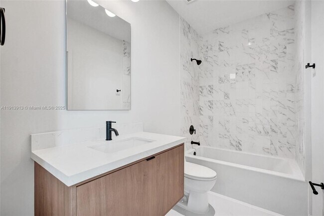 Building Photo - 515 NE 61st St