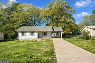 Building Photo - 223 Griffin Park Rd