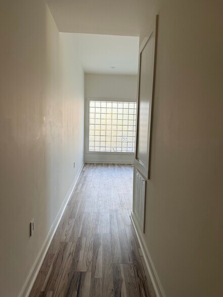 Building Photo - 3012 Castiglione St