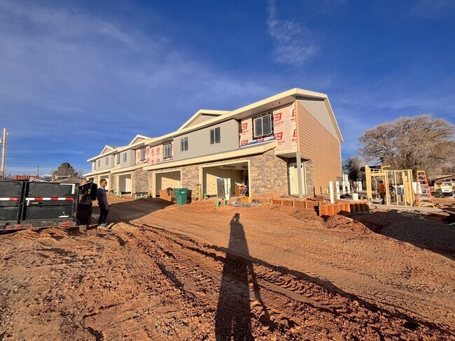 Building Photo - 361 W 400 S