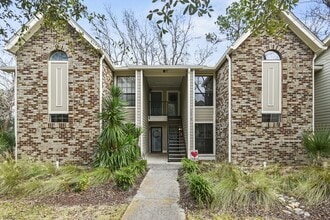 Building Photo - 1878 Montclair Dr