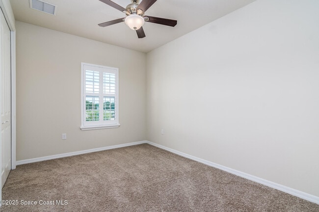 Building Photo - 3325 Sedge Dr