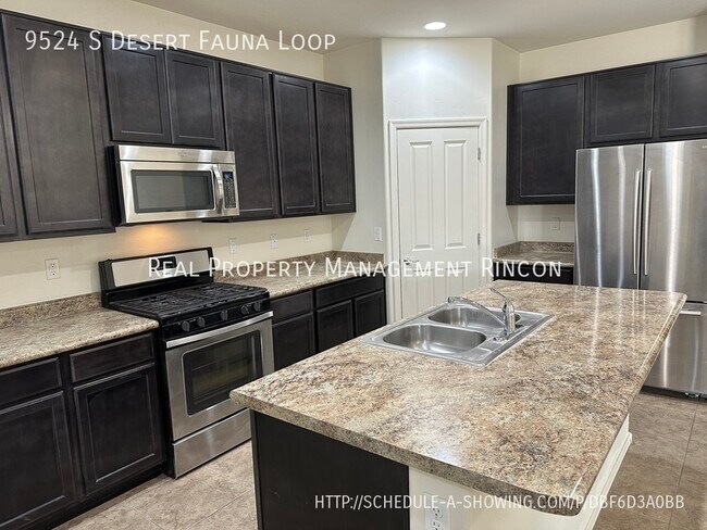 Building Photo - Fantastic Find in Vail Mountain Estates!!!!!