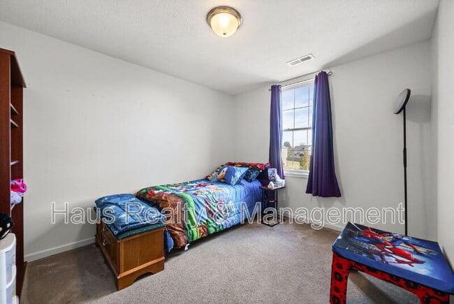 Building Photo - 674 Superior Ln