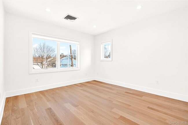 Building Photo - 306 Hunter St