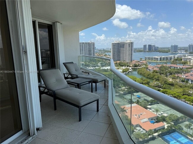 Building Photo - 7000 Island Blvd