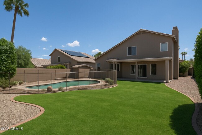 Building Photo - 2550 E Taro Ln