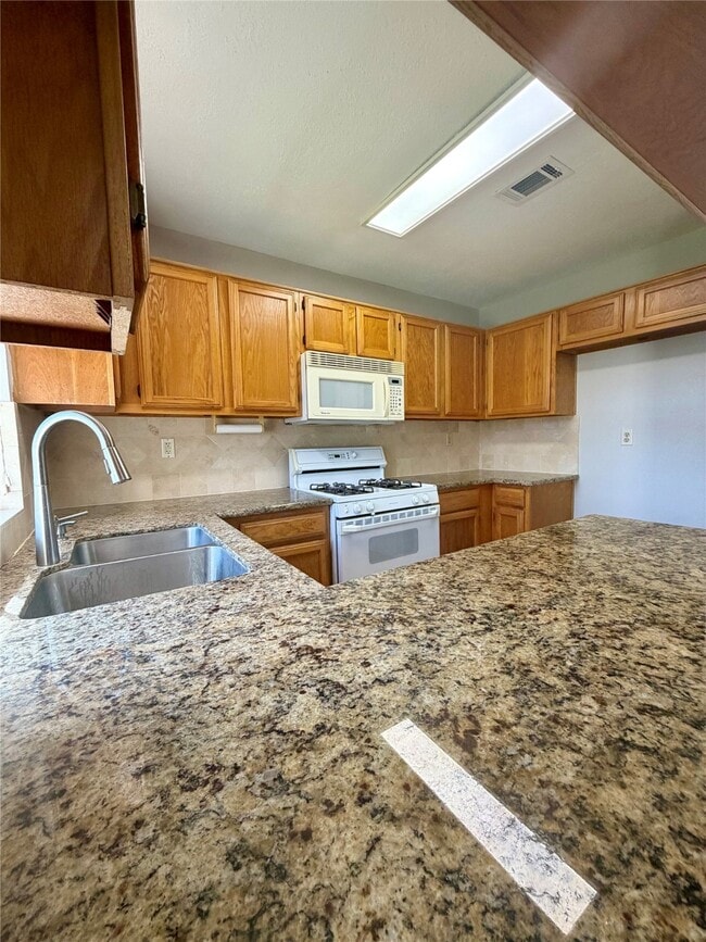 Building Photo - 2406 Lively Ln