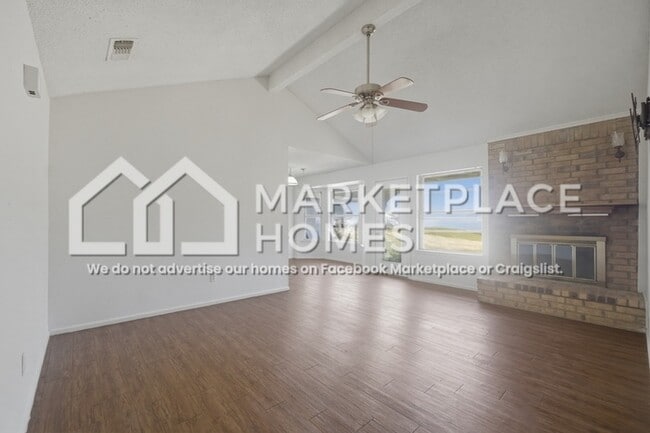 Building Photo - 5202 Ric Dr