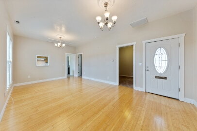 Building Photo - Charming & Updated Home with Garage
