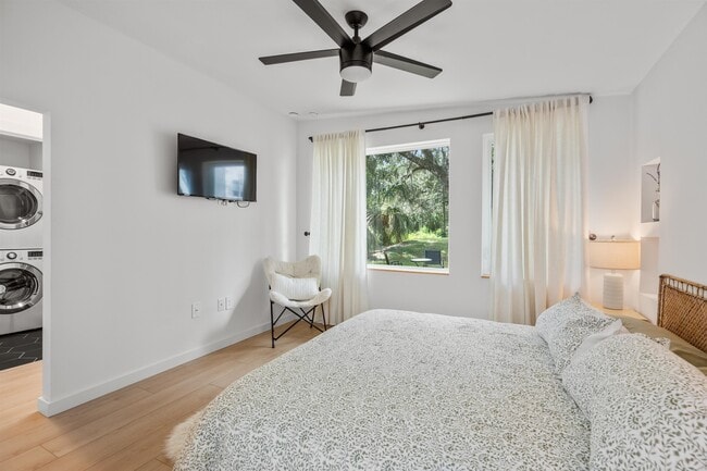 Building Photo - 793 Chapin St