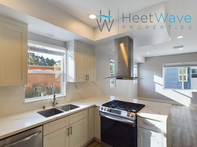 Building Photo - REZKO - E Street