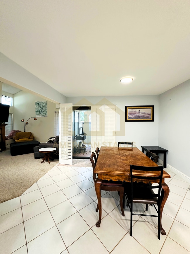 Building Photo - 1209 Riverside Dr