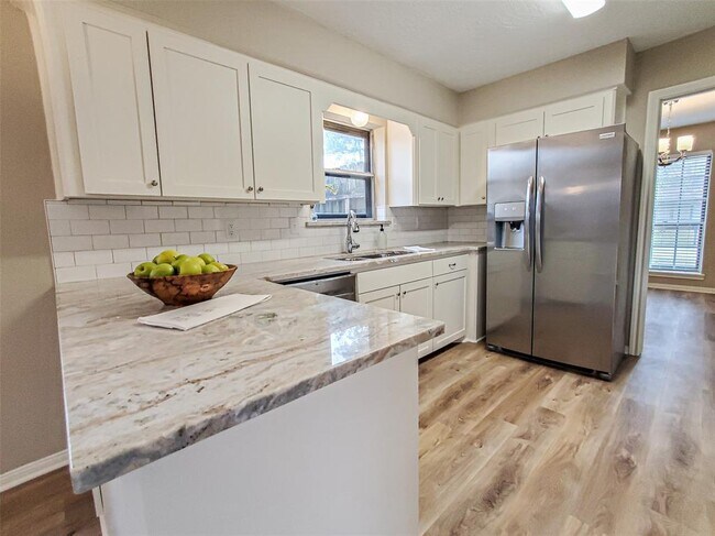 Building Photo - 28903 Twisted Oak Dr