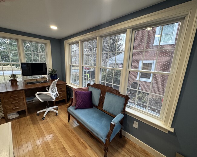 Home office/bonus room - 846 N President Ave