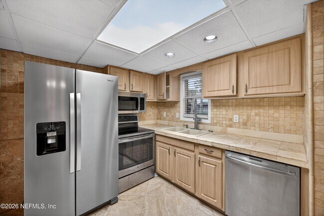 Building Photo - 695-A1A A1A N