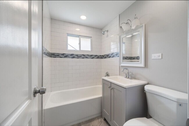 Building Photo - 162 Frederick Dr