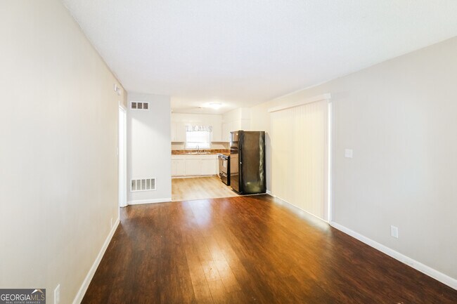 Building Photo - 5151 Hillside Dr NW