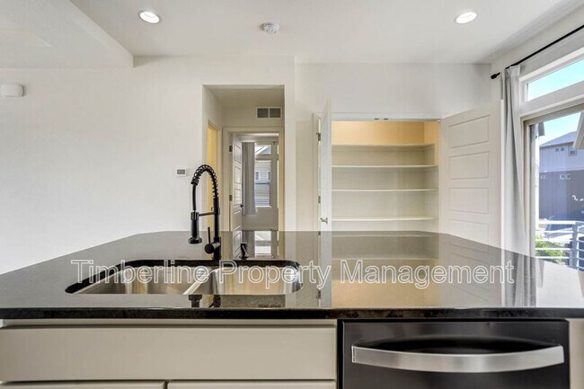 Building Photo - 6020 Ashmore Ln