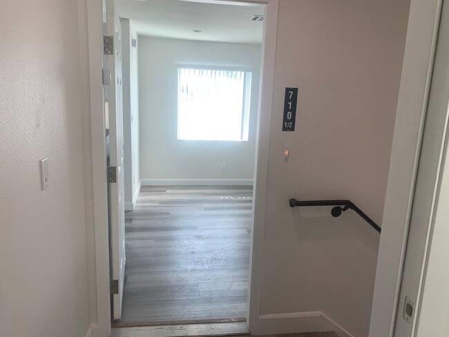 Building Photo - 708 W Gage Ave