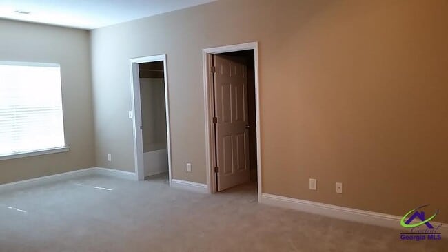 Building Photo - 206 Merlot Dr
