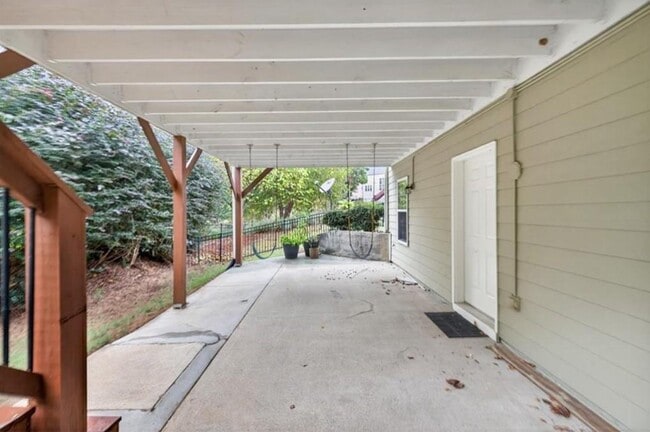 Building Photo - 740 Mayfair Ct