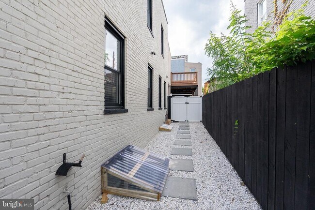 Building Photo - 6314 7th St NW
