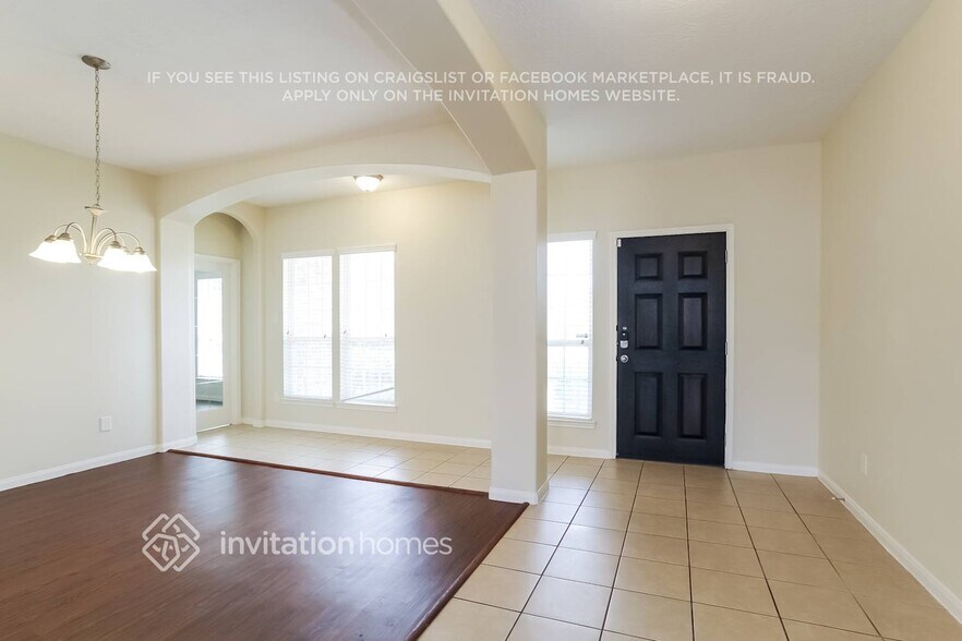 Building Photo - 3327 Orchid Trace Dr