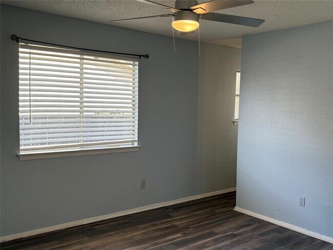 Building Photo - 12229 Mosley Ln
