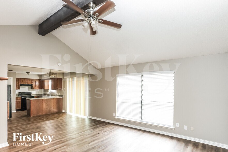 Building Photo - 231 Myrtle Dr