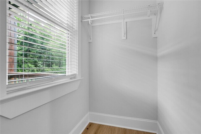Building Photo - 108 Averill St