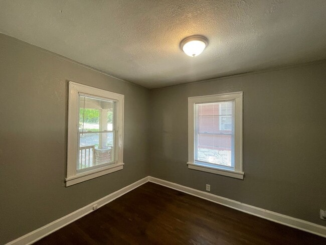 Building Photo - Available Now, 2 Bed 1 Bath Home off 71 HWY