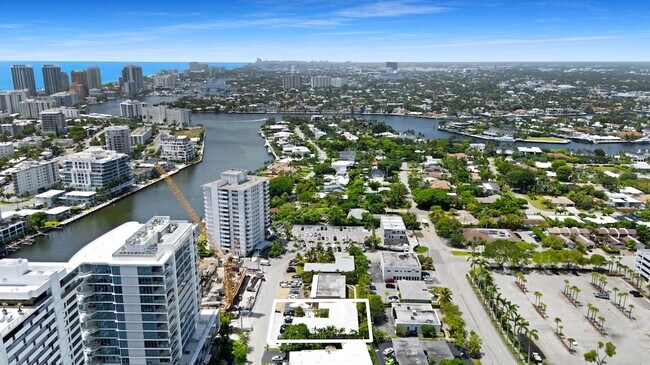 Building Photo - 915 Intracoastal Dr