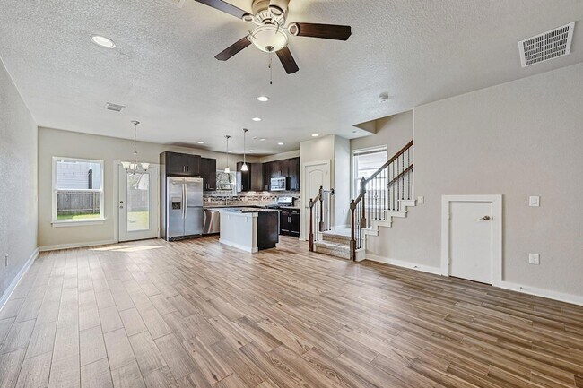 Building Photo - 3303 Elija St