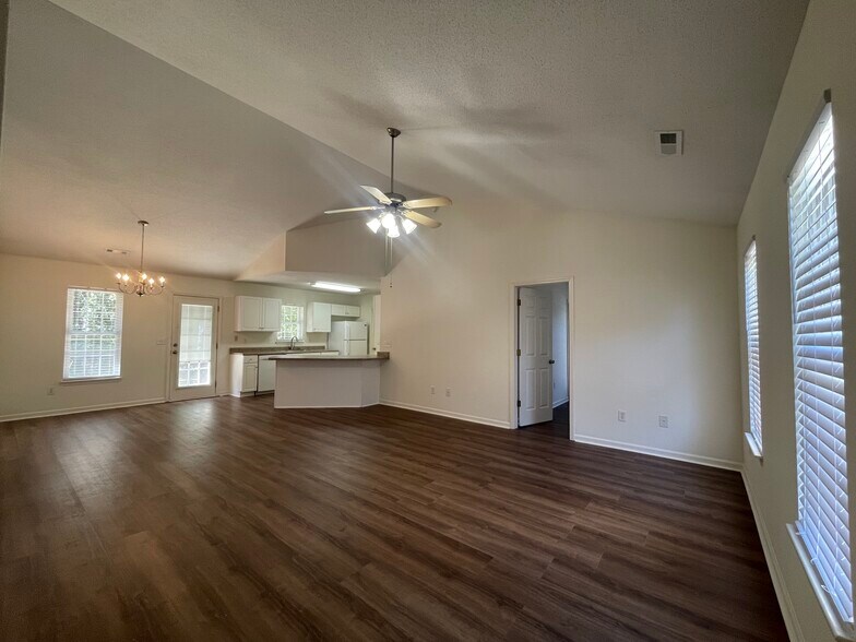 Building Photo - 1547 Cedar Rock Church Rd