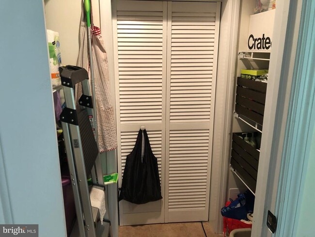 Building Photo - 233 Old Mill Bottom Rd S