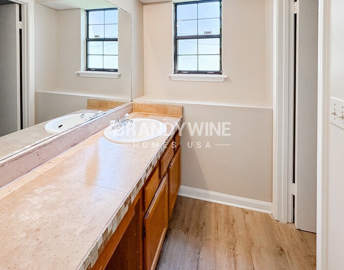 Building Photo - 11525 Birch Forest Cir E