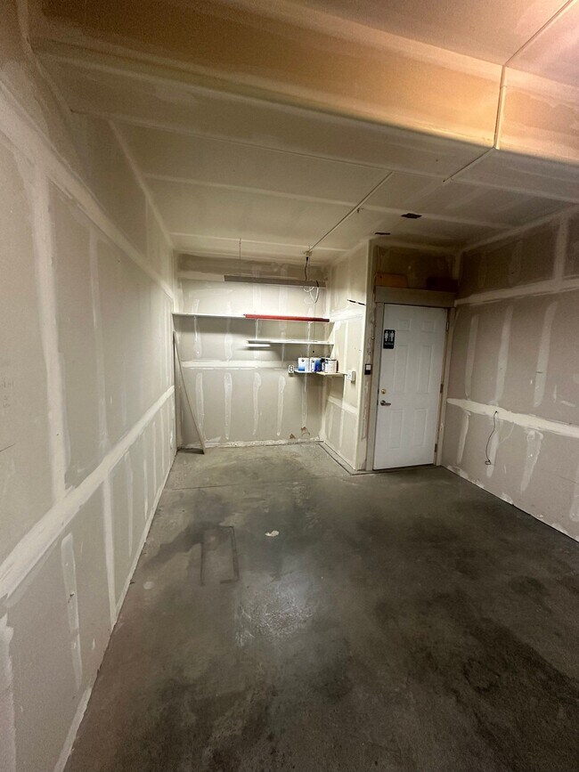 Building Photo - 3305 Columbine Dr