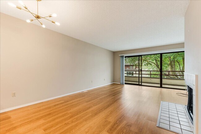 Building Photo - 5150 S Landing Dr