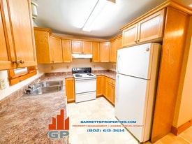 Building Photo - 129 Elm St