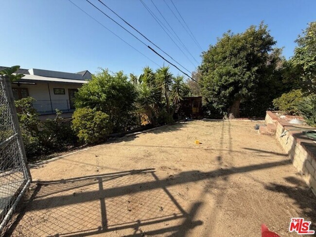 Building Photo - 3237 Midvale Ave