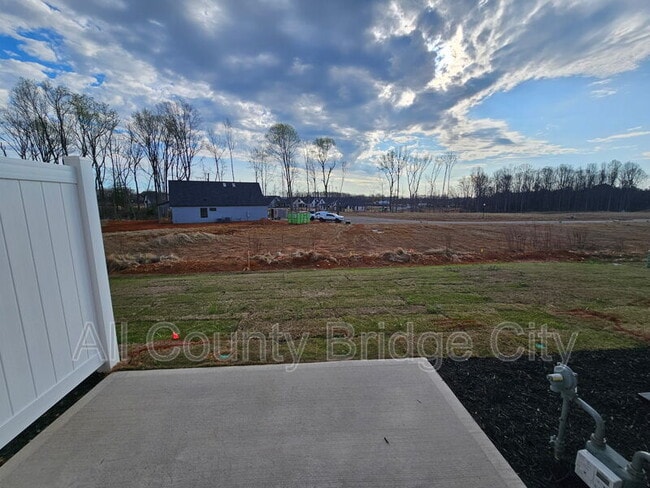 Building Photo - 142 Randwick Ln