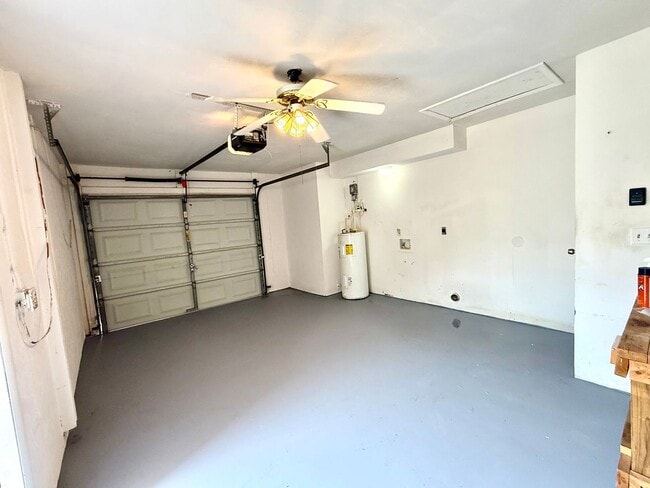 Building Photo - Single Family Home