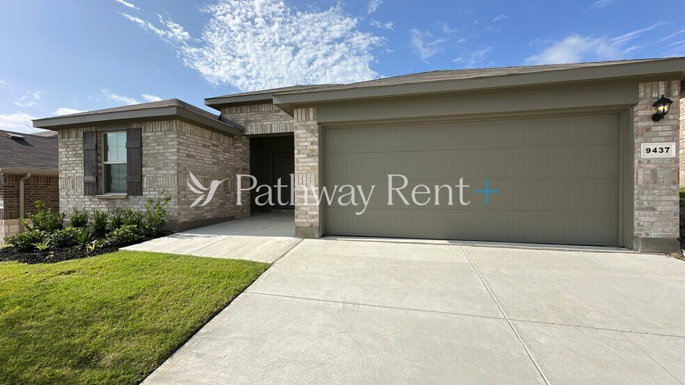 Building Photo - 9437 Golden Tree Ave