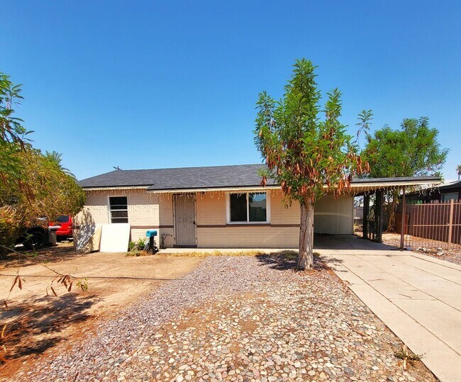 Primary Photo - AFFORDABLE HOME IN PHOENIX JUST EAST OF DO...