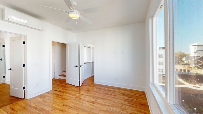 Building Photo - Nashville 3 Bedroom