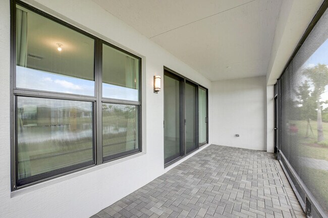 Building Photo - 12535 SW Blue Mangrove Pkwy