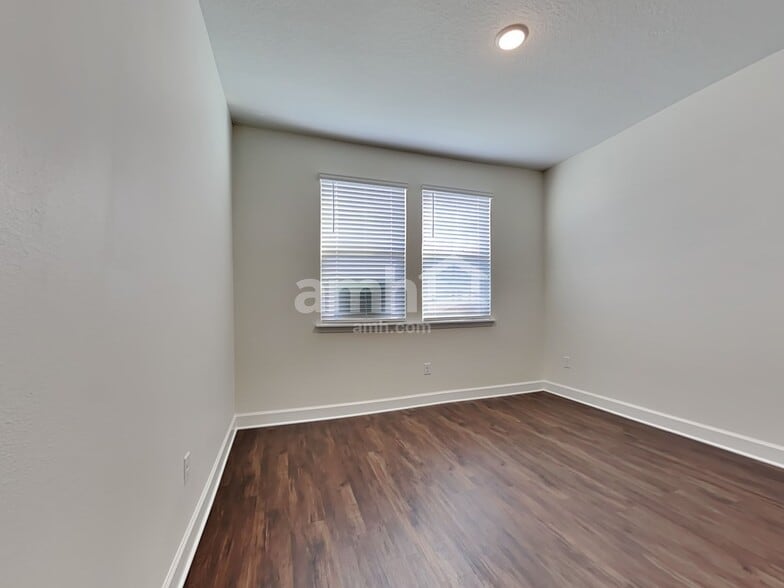 Building Photo - 2927 Rolling Acres Rd