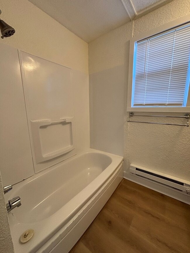 Building Photo - Cozy Lakefront Home w/Private Dock