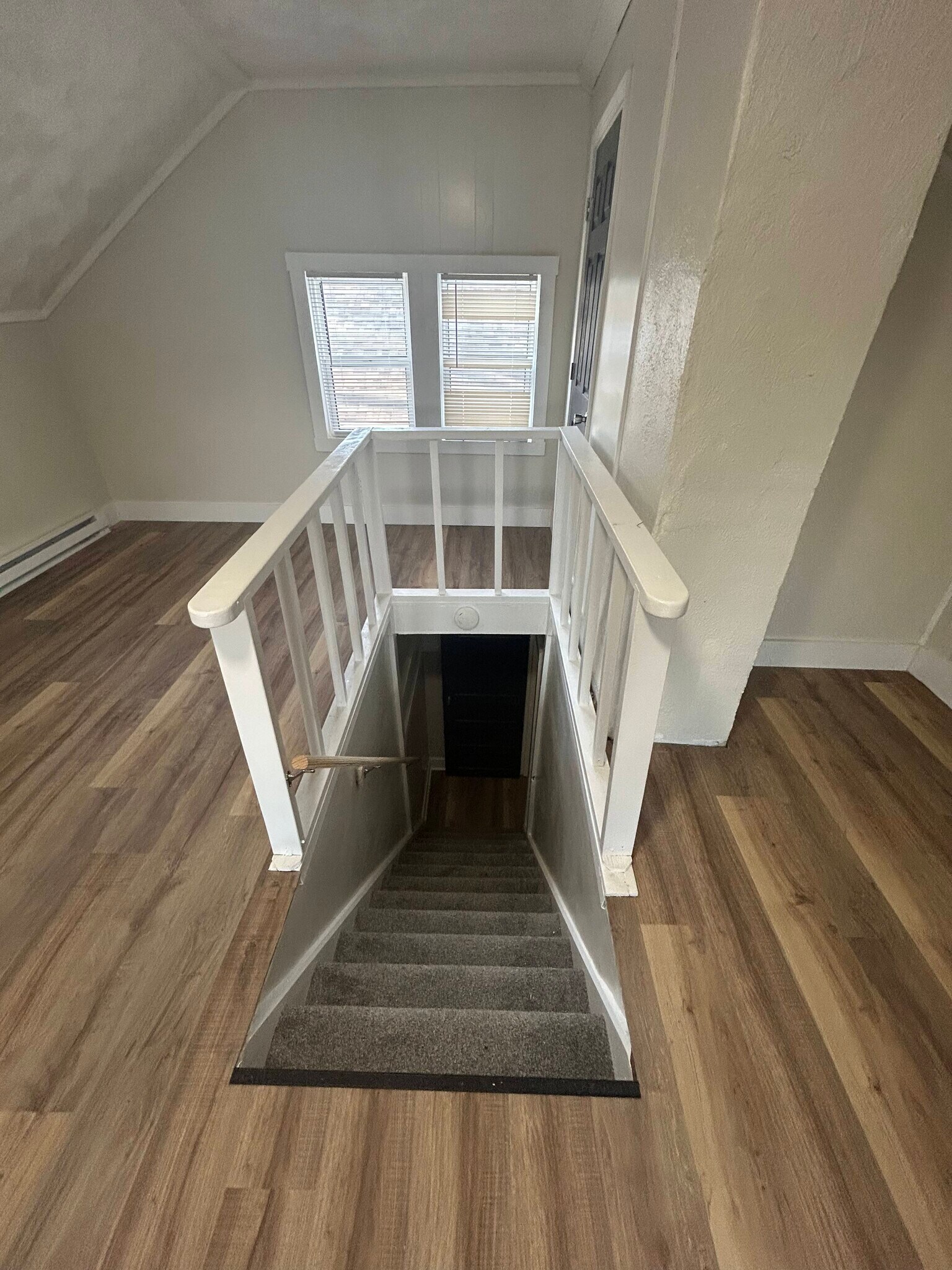 Building Photo - 1603 Manette Pl